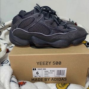 Yeezy 500 Utility Black